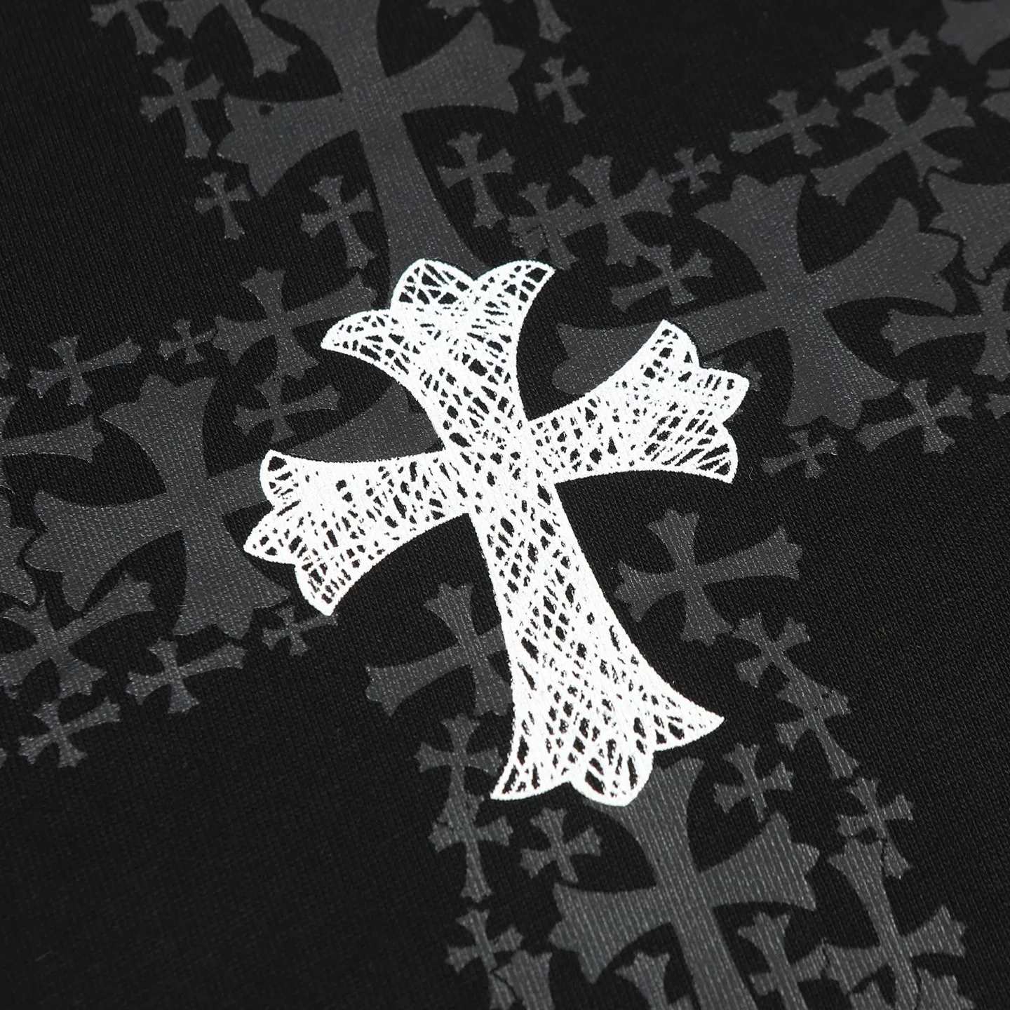 🅿️170 Chrome Hearts/Chrome Hearts 25ss cross printed short-sleeved T-shirt. Fabric 280g double yarn, 1*1 double yarn thread, soft and comfortable to the touch, no deformation, os dropped shoulders and loose version, same style for men and women. The loose version covers the flesh and looks slim but not attractive. Color: black/white Size: XS-L